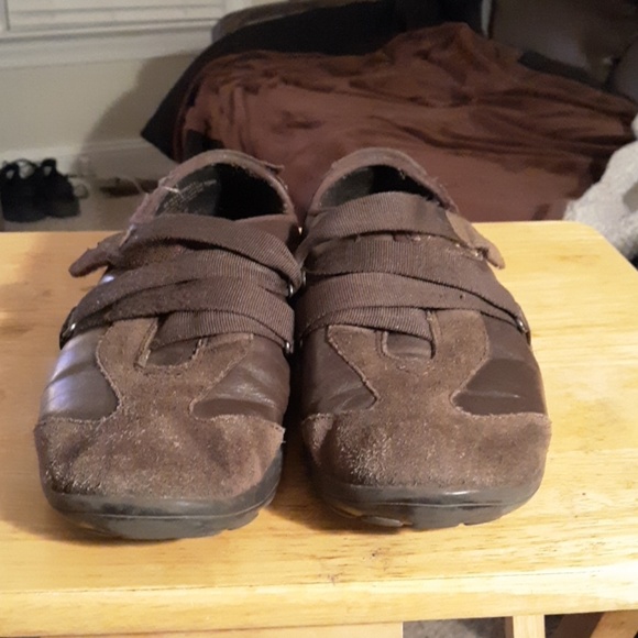 Shoes - Picture 4 of 7